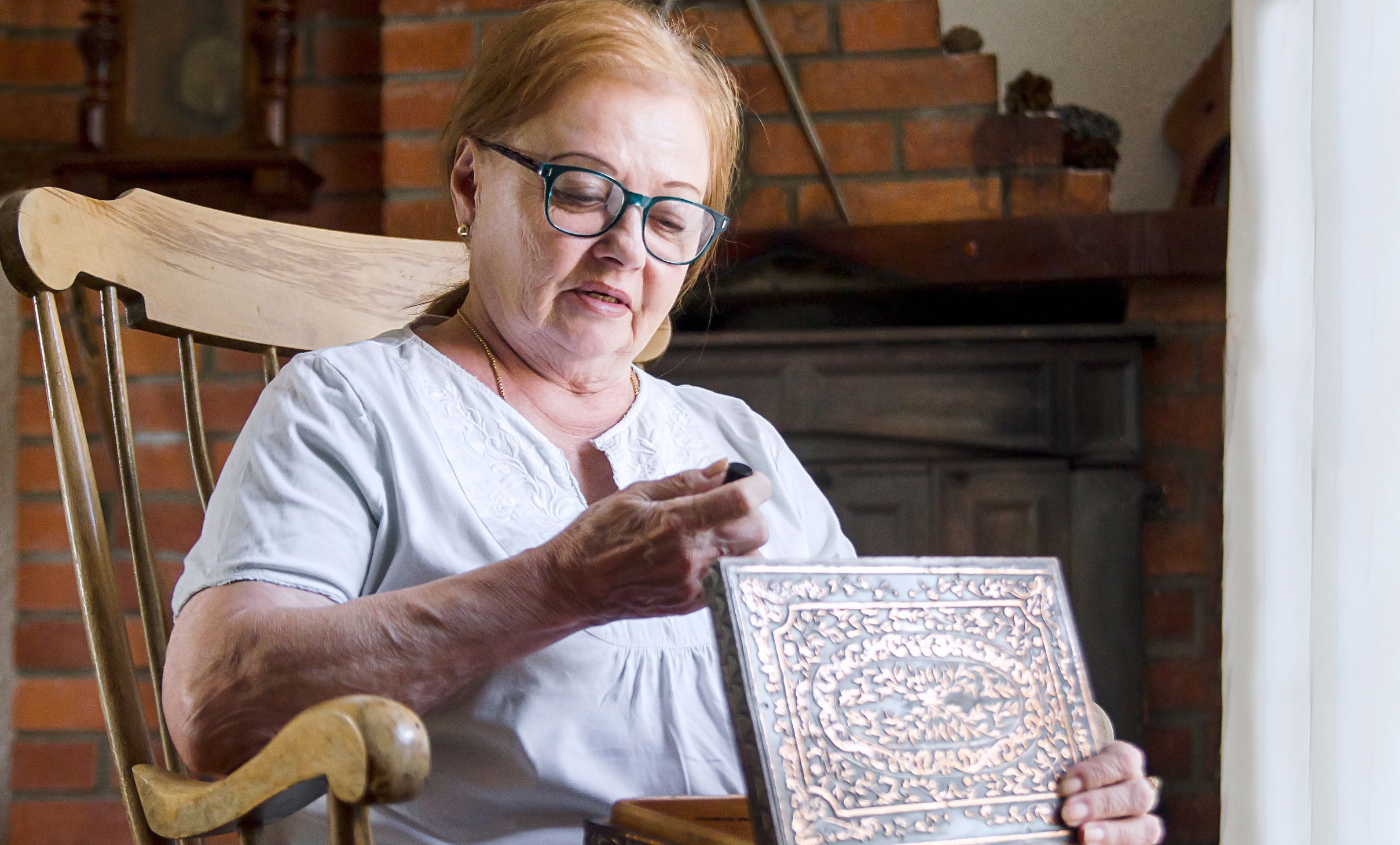 How to Incorporate Symbols of Safety, Strength, and Calm Within Counselling Image